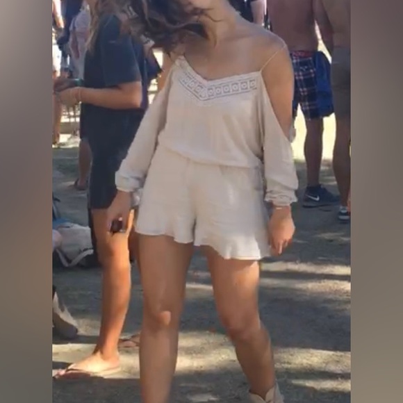 Cream romper - Picture 4 of 5